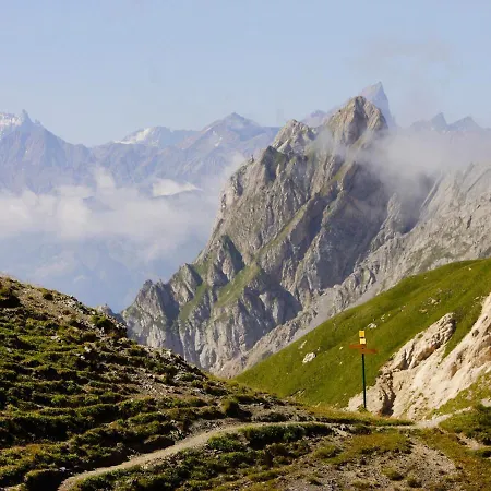 Cime De Caron 2701 By Interhome Daire Val Thorens